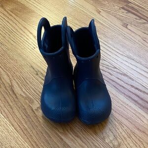 CROCS Kids Handle It Dark Blue Rain Boots